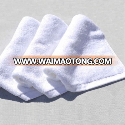 Qilang Disposable White Plain Poly-Cotton Airplane Towel